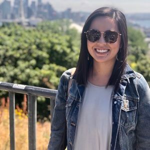 Meet your Posher, Chloe